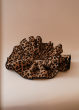 Load image into Gallery viewer, Leopard Print Jumbo Scrunchie
